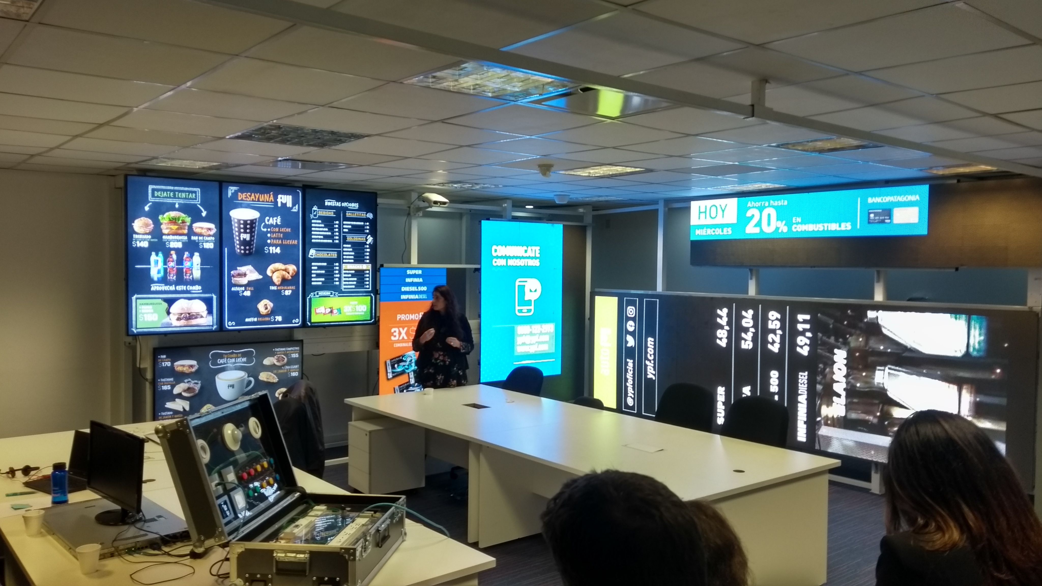 Proposed kiosk interface — fueling in progress and completion